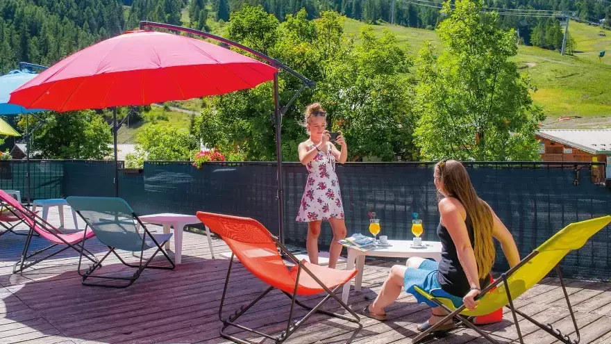 Terrasse en été VTF Praloup